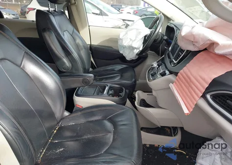 2020 Chrysler Pacifica Touring L z USA, uszkodzony, nr VIN 2C4RC1BG2LR137644